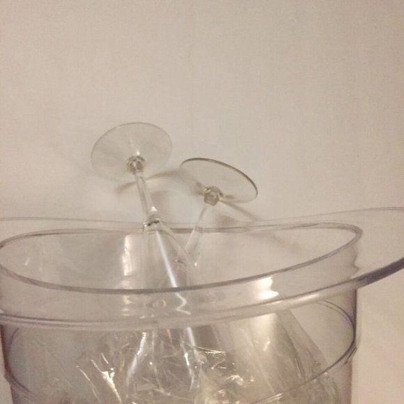 Wente Bros Plastic Top Hat Champagne Ice Holder with 2 Plastic Flutes - Picture 7 of 9